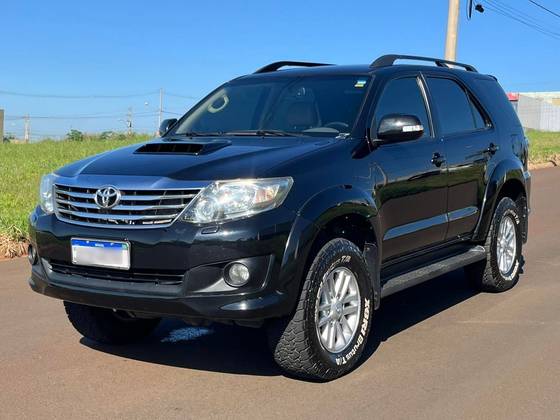 TOYOTA HILUX SW4 3.0 SRV 4X4 7 LUGARES 16V TURBO INTERCOOLER DIESEL 4P AUTOMÁTICO
